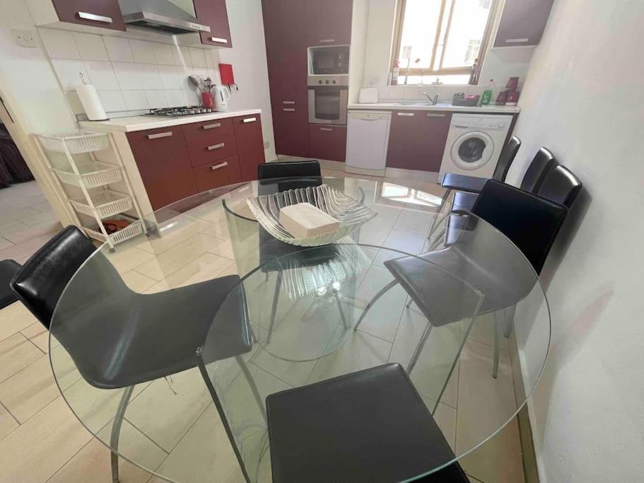 Gzira / Sliema Wifi & Ac ! Great Value & Location Apartment Exterior photo