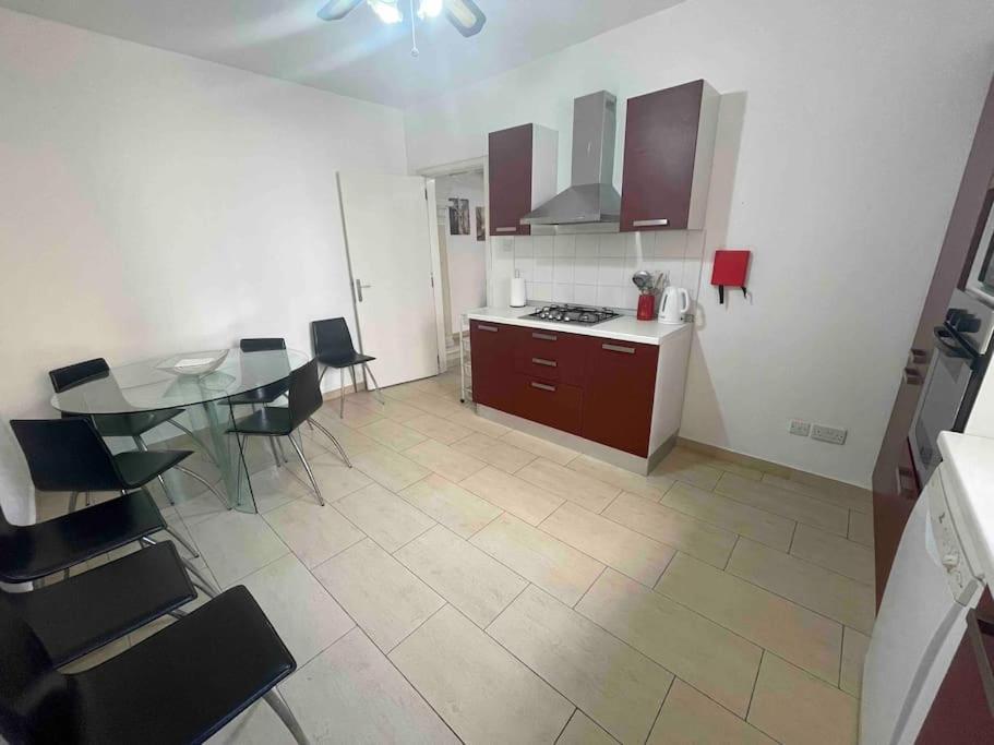 Gzira / Sliema Wifi & Ac ! Great Value & Location Apartment Exterior photo