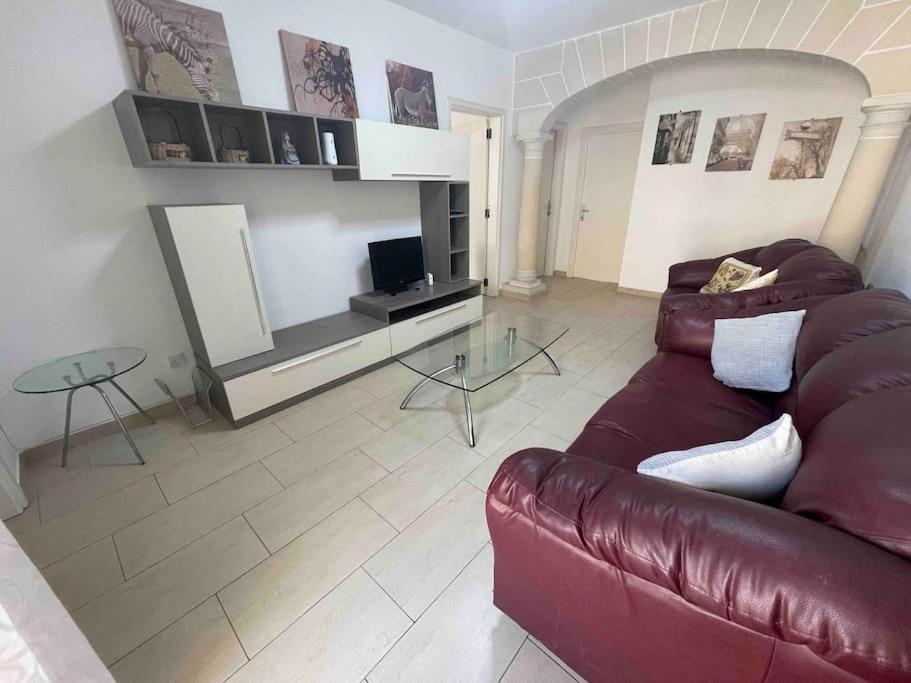 Gzira / Sliema Wifi & Ac ! Great Value & Location Apartment Exterior photo